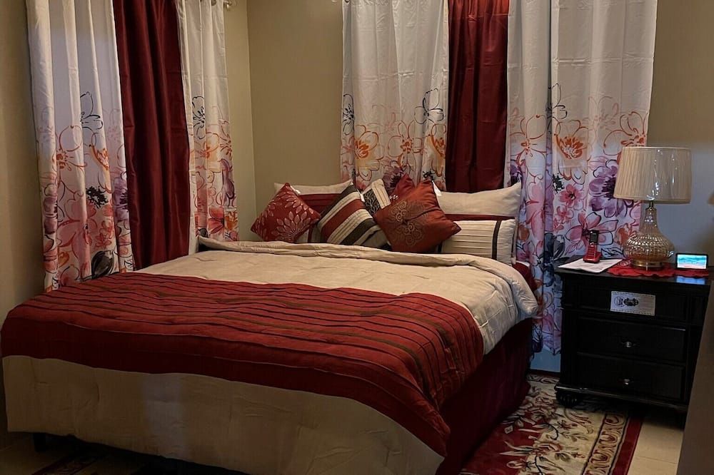 Luxury Manor 2 Bedroom /1 Bathroom House w/electric fireplace, - Montego Bay - Camera da letto