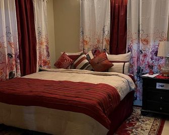 Luxury Manor 2 Bedroom /1 Bathroom House w/electric fireplace, - Montego Bay - Chambre