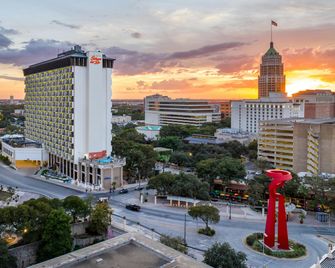 Hilton Palacio Del Rio - San Antonio - Building
