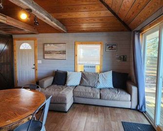 Pickerel Cabin - Fremont, Wi - Fremont - Living room
