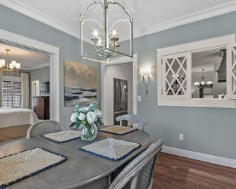 Bellwood Beauty - Northport - Comedor