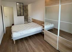 Superbe T2 Refait A Neuf Avec Balcon - Bayonne - Bedroom