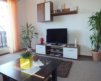 Apartment in the pearl of the Uckermark - Templin - Wohnzimmer