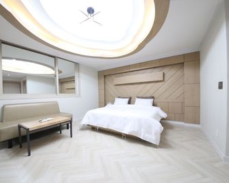 Eco Hotel - Mokpo - Habitación