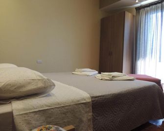 B&b A Due Passi Dal Mare - Caulonia - Schlafzimmer