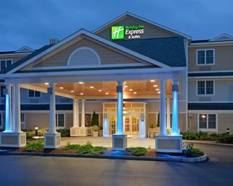 Holiday Inn Express Hotel & Suites Rochester, An IHG Hotel - Rochester - Building