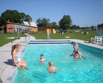Hostel Ihre Gård - Lärbro