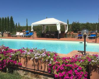 Agriturismo Le Rondinelle - Valiano - Piscina