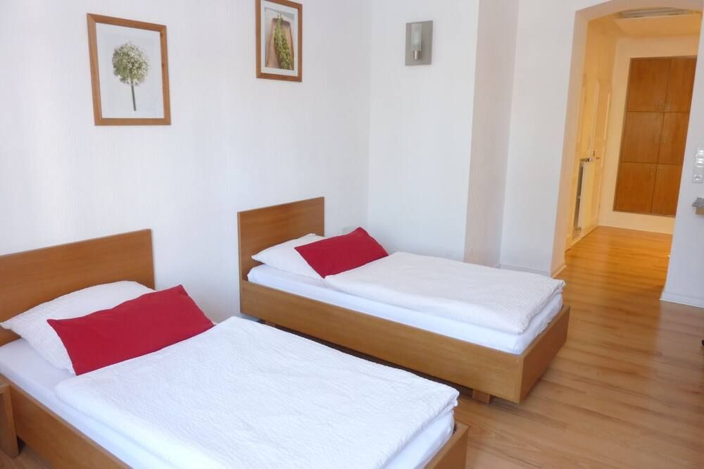 Lessing-Apartment - Düsseldorf - Bedroom