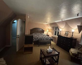 The Oaks B&B Hotel and Spiritual Center - Jamestown - Slaapkamer