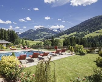 Alpbacherhof - Mountain & Spa Resort - Alpbach - Piscina