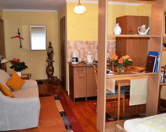 2-bed apartment \'Apotheke\' - Guesthouse Horst Clüsserath - Trittenheim - Salon