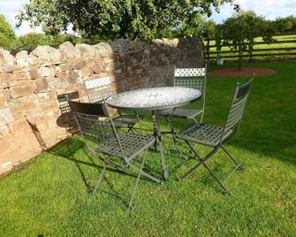 Sunset House - Penrith - Patio