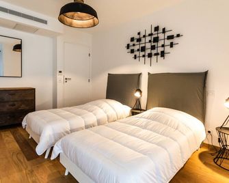 100 meters from the port of Bonifacio, magnificent new apartment - Bonifacio - Sypialnia