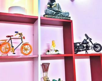 Pink Bliss: Cozy Retreat in Saket - New Delhi - Room amenity