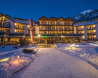 Hotel Das Gastein - ganzjährig inklusive Alpentherme Gastein & Sommersaison inklusive Gasteiner Bergbahnen - Bad Hofgastein - Edificio