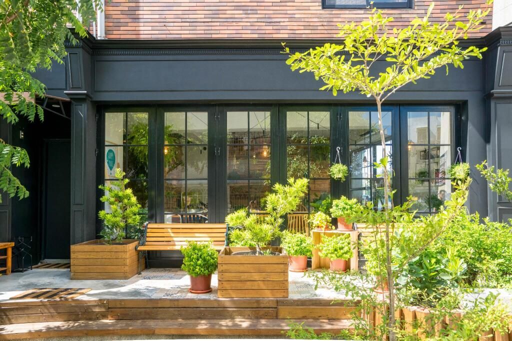 ريوود جيست هاوس