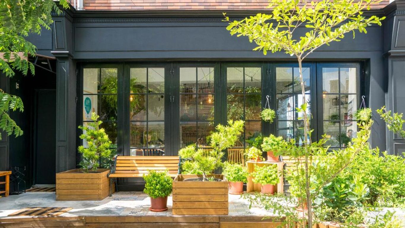 ريوود جيست هاوس