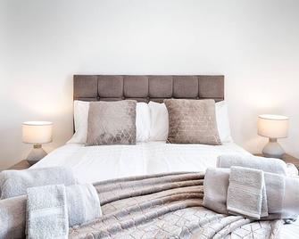 Generous House near The Liberty Stadium - Swansea - Slaapkamer
