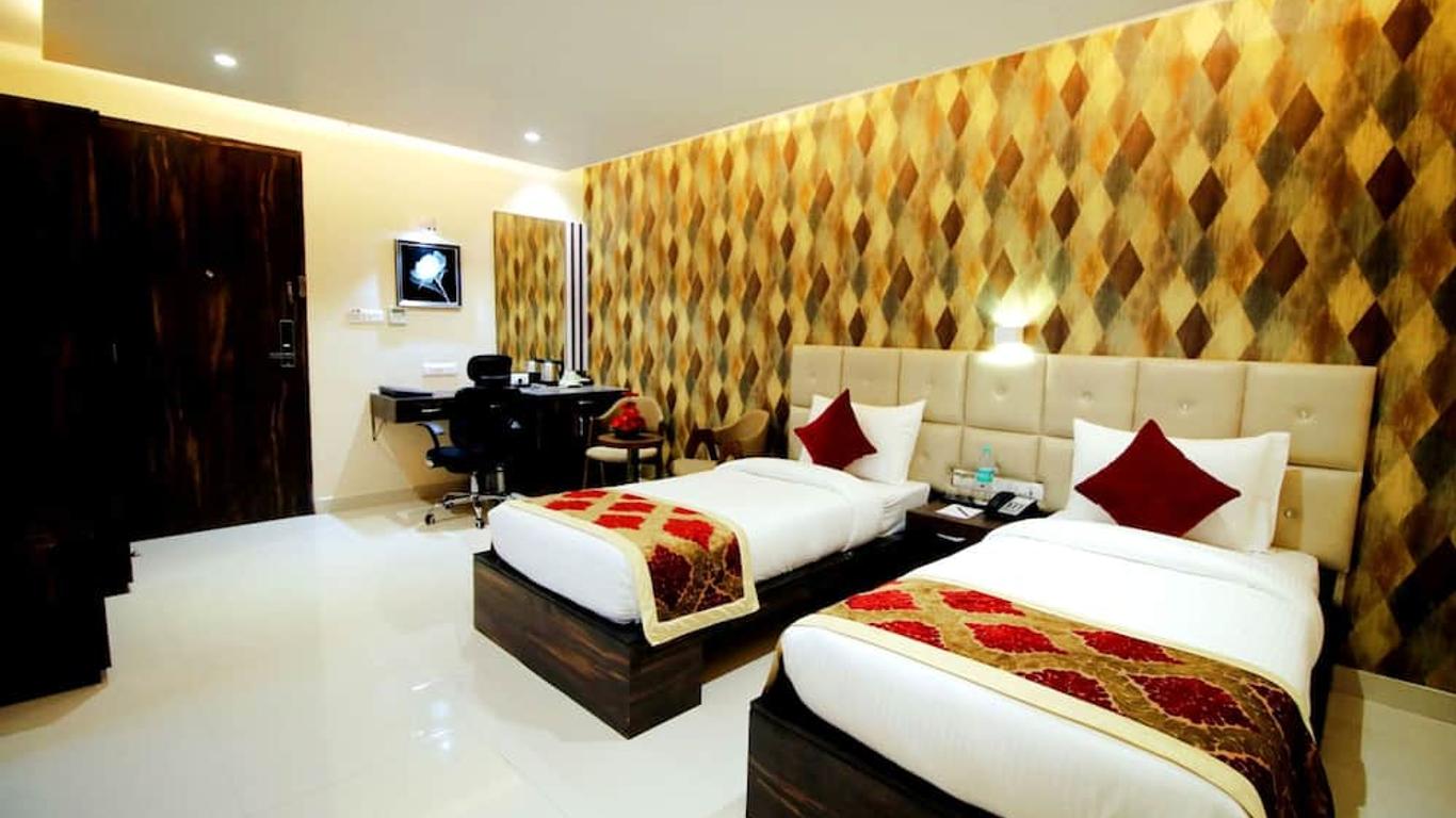 Pinnacle by Click Hotels, Lucknow