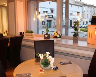 Les Glycines - Remoulins - Ресторан