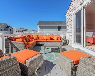 Stone Harbor/Avalon Getaway! One block from beach! - Stone Harbor - Balcón
