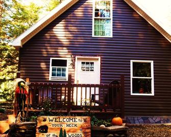 \'Your Neck of the Woods\' Cabin Rental: Peaceful Get-away Overlooking Fish Creek - Taberg - Edificio