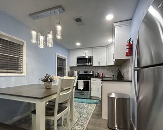 Ocean Block, Onsite Parking, Central AC, 4 Beach Passes, 5 Mins Walk to Beach - Seaside Heights - Kitchen