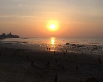 Pension Les Palmiers - Conakry - Beach