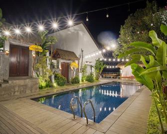 Omah Angkul Angkul Villa - Bandung - Pool
