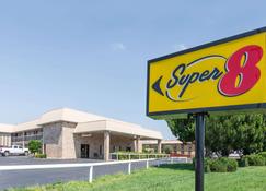 Super 8 by Wyndham Clovis - Clovis - Bâtiment