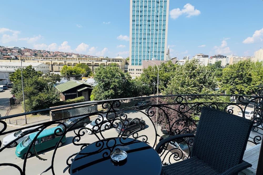 Hotel Real - Priştine - Balkon