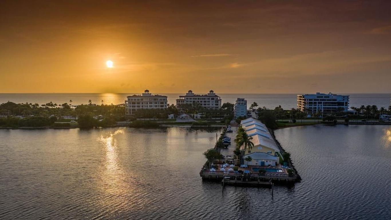 Palm Beach Waterfront Suites