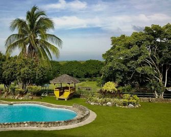 3Bedroom Calatagan Family Private Resort - Calatagan - Pool