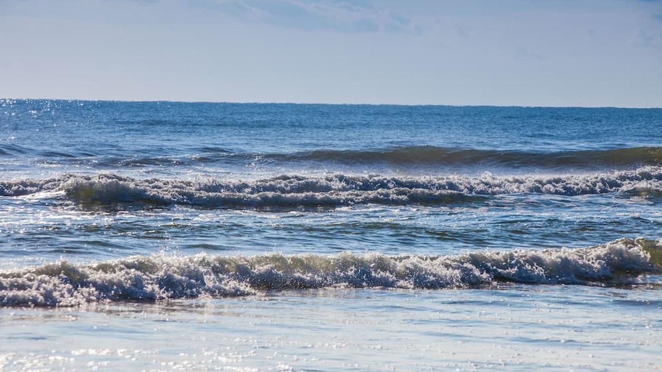 The Salty Mermaid Oceanfront Hotel