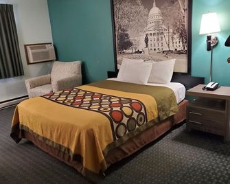 River Hill Inn & Suites - Hudson - Slaapkamer