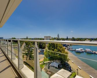 Bayview 504 - 3 Bedroom Apartment - Mandurah - Balcony