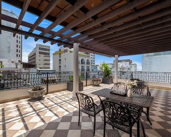 Palazzo Hotel & Apartment - Da Nang - Balcón