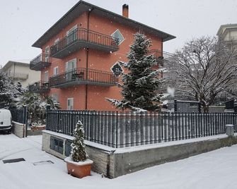 Bluviro - Bronte - Edificio