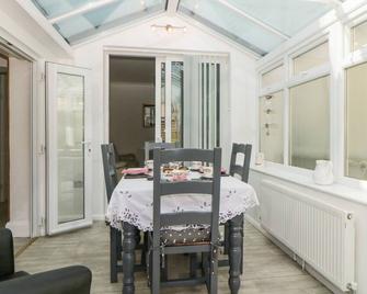 PIER VIEW, pet friendly, country holiday cottage in Paignton - Paignton - Dining room
