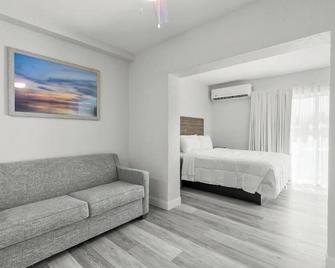 Grand Shores West - North Redington Beach