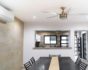Econosuites Fundidora - Monterrey - Eetruimte