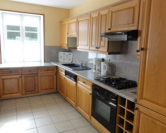 Charming 2-Bedroom House with Garden, BBQ, and Fireplace in Vicq-sur-Mer - Tocqueville - Cuisine