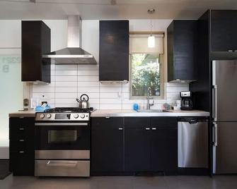 #stayinmydistrict Buckman Spacious Modern Rowhouse - Portland - Mutfak