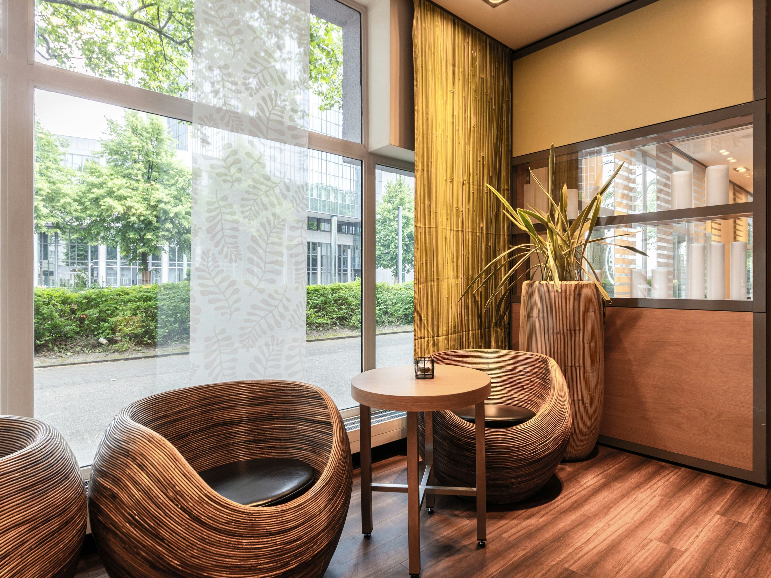 B&b Hotel Essen-hbf - אסן - דלפק קבלה