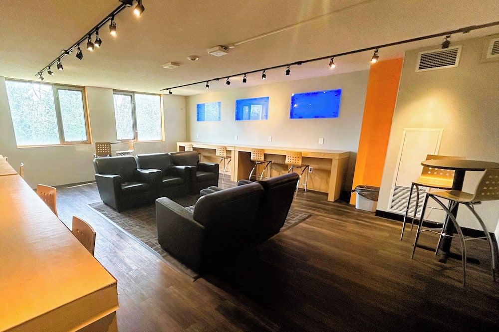 Residence & Conference Centre - Brampton - Brampton