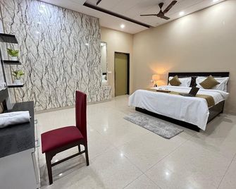 Gobravo 11 - 6bhk Farm With Pool Gurgaon - גורגאון - חדר שינה