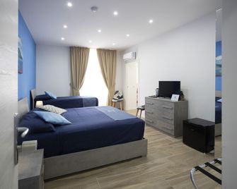 Giuly Suites & Rooms - נאפולי - חדר שינה