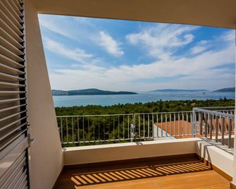 Hotel Medena - Seget Donji - Balkon