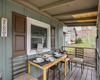 Pet-Friendly Vacation Rental Cabin in Whittier - Whittier - Patio